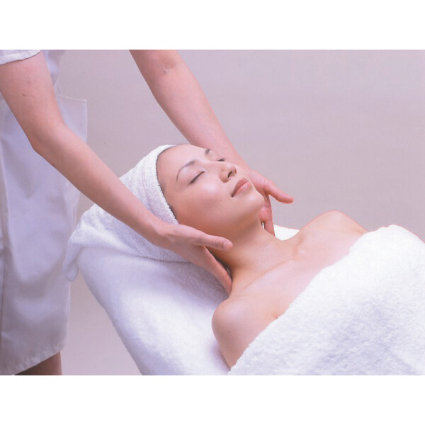 ソワンドセレネ　美肌改善フェイシャルエステ（50分）