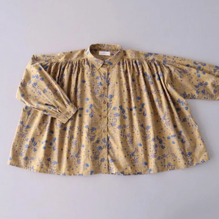 SOIL 60s CAMBRIC FLOWER PRINT GATHERED SHIRT