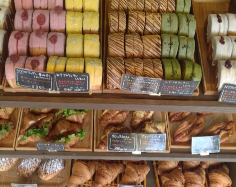 croissant  stand。